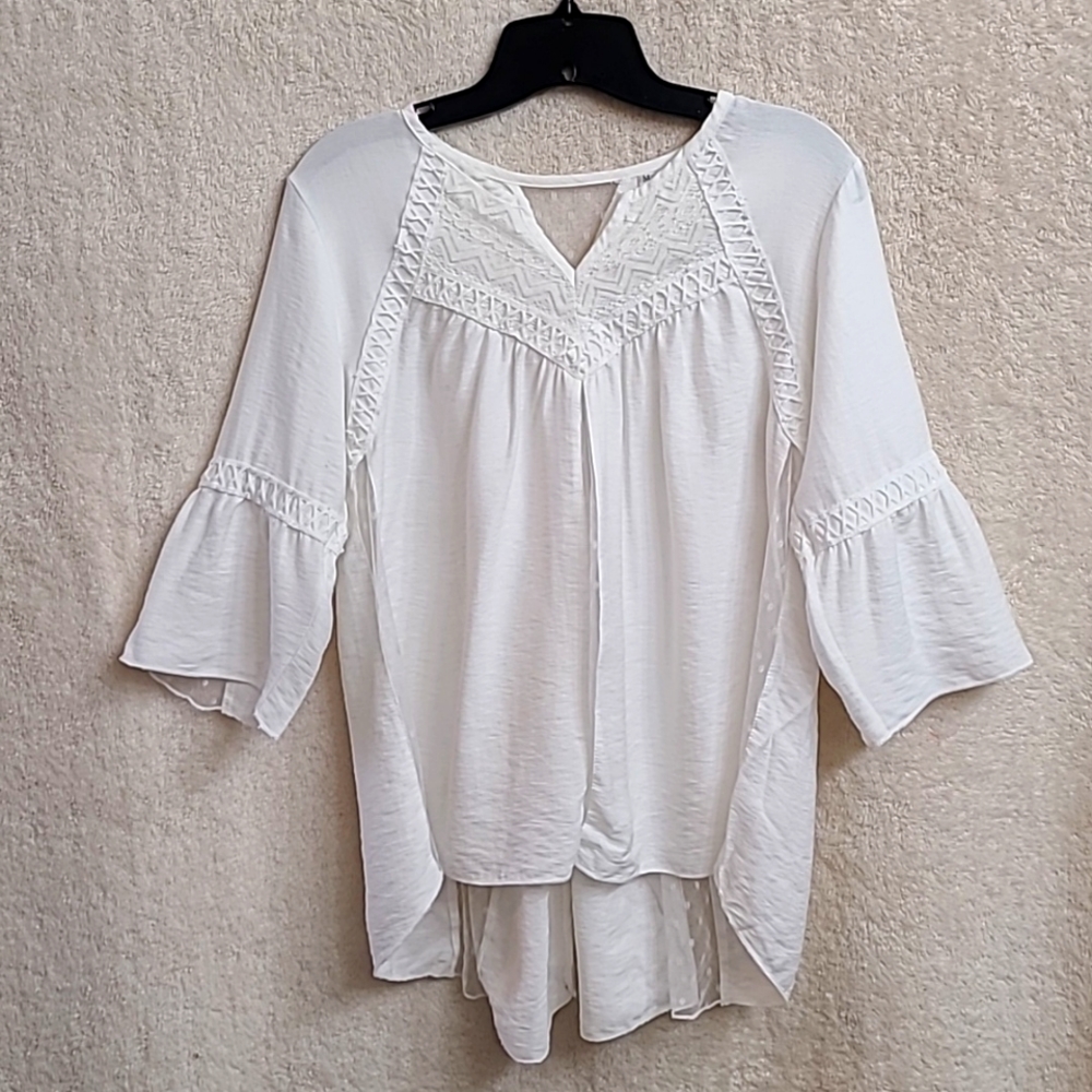 White, medium, boho top, cute details